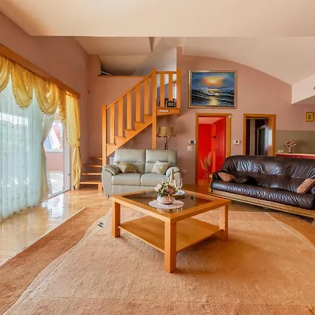 Holiday home Cozy In With Wifi *